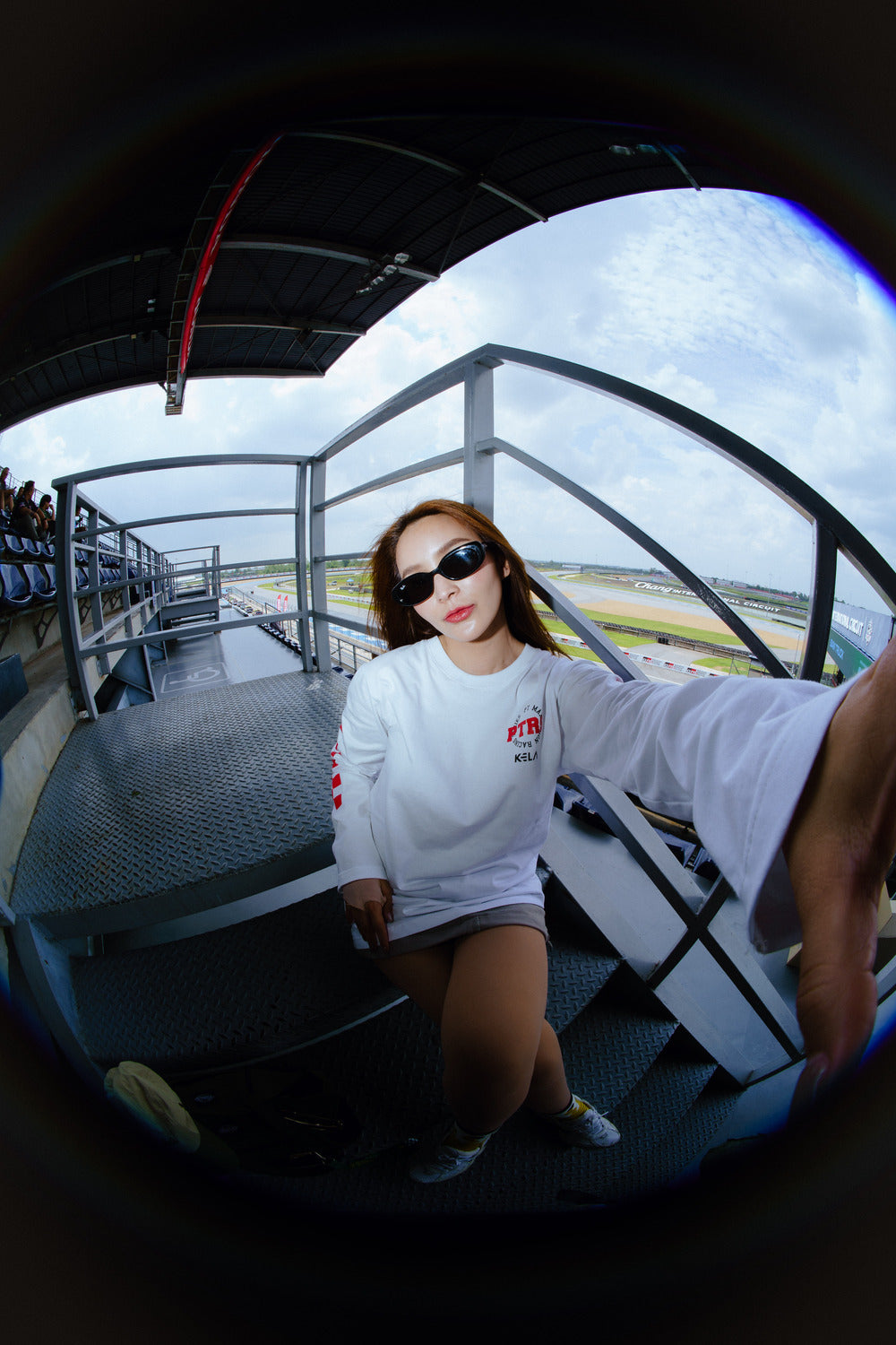 KELA x PTRS WHITE T-SHIRT LONG SLEEVE 2025 / เสื้อยืดแขนยาวสีขาวสกรีนลาย